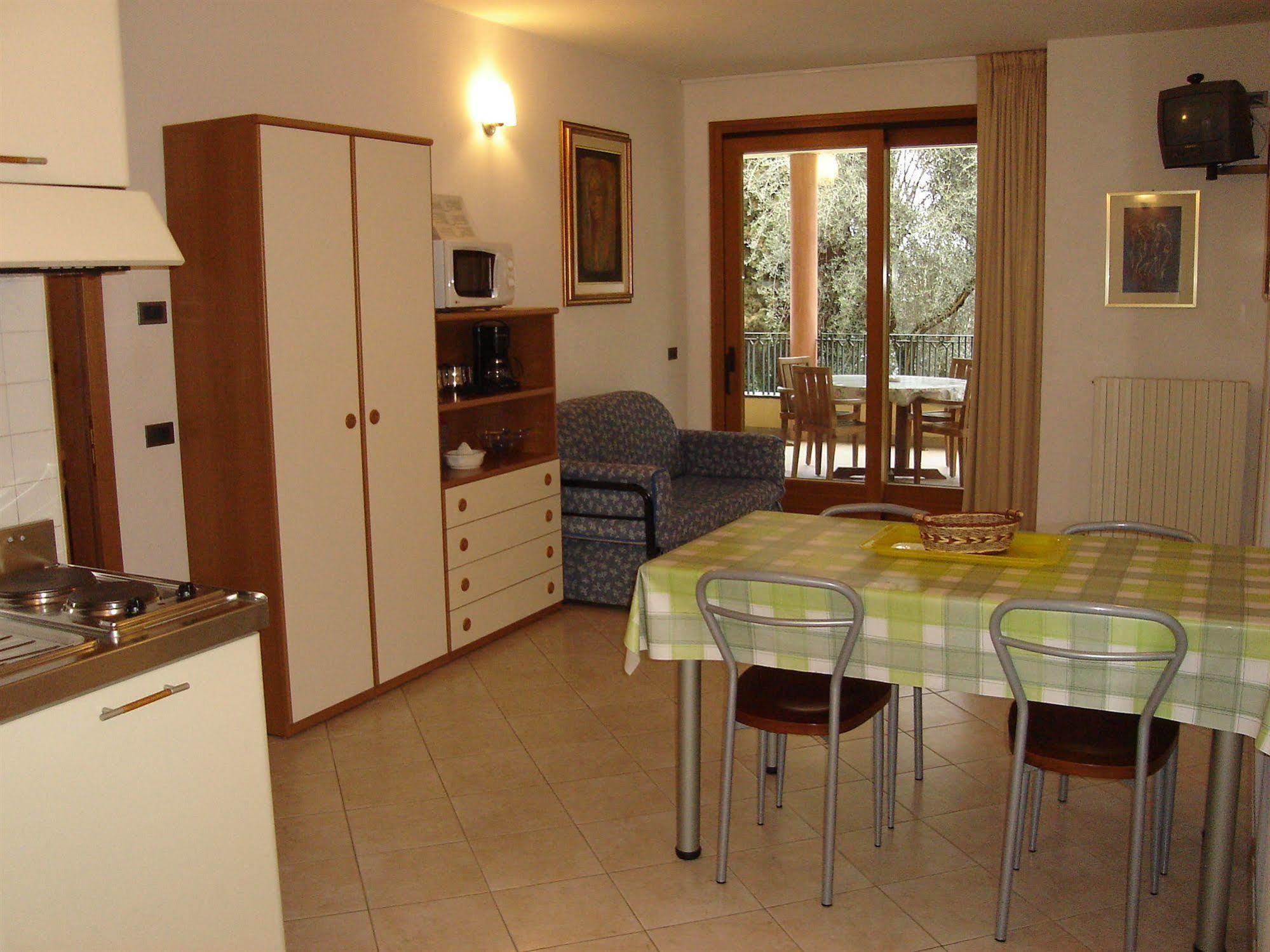Villa Sopri Malcesine Bagian luar foto