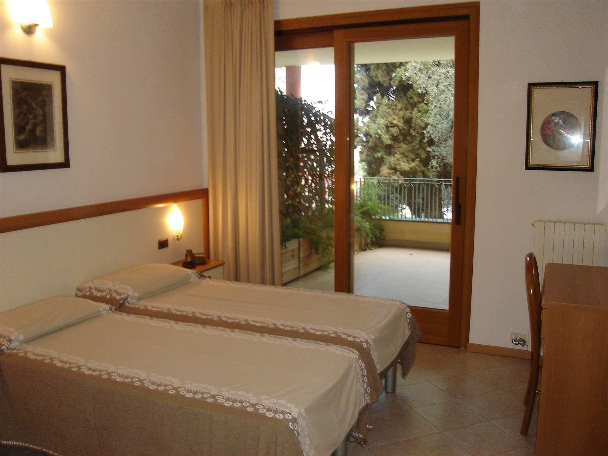 Villa Sopri Malcesine Bagian luar foto