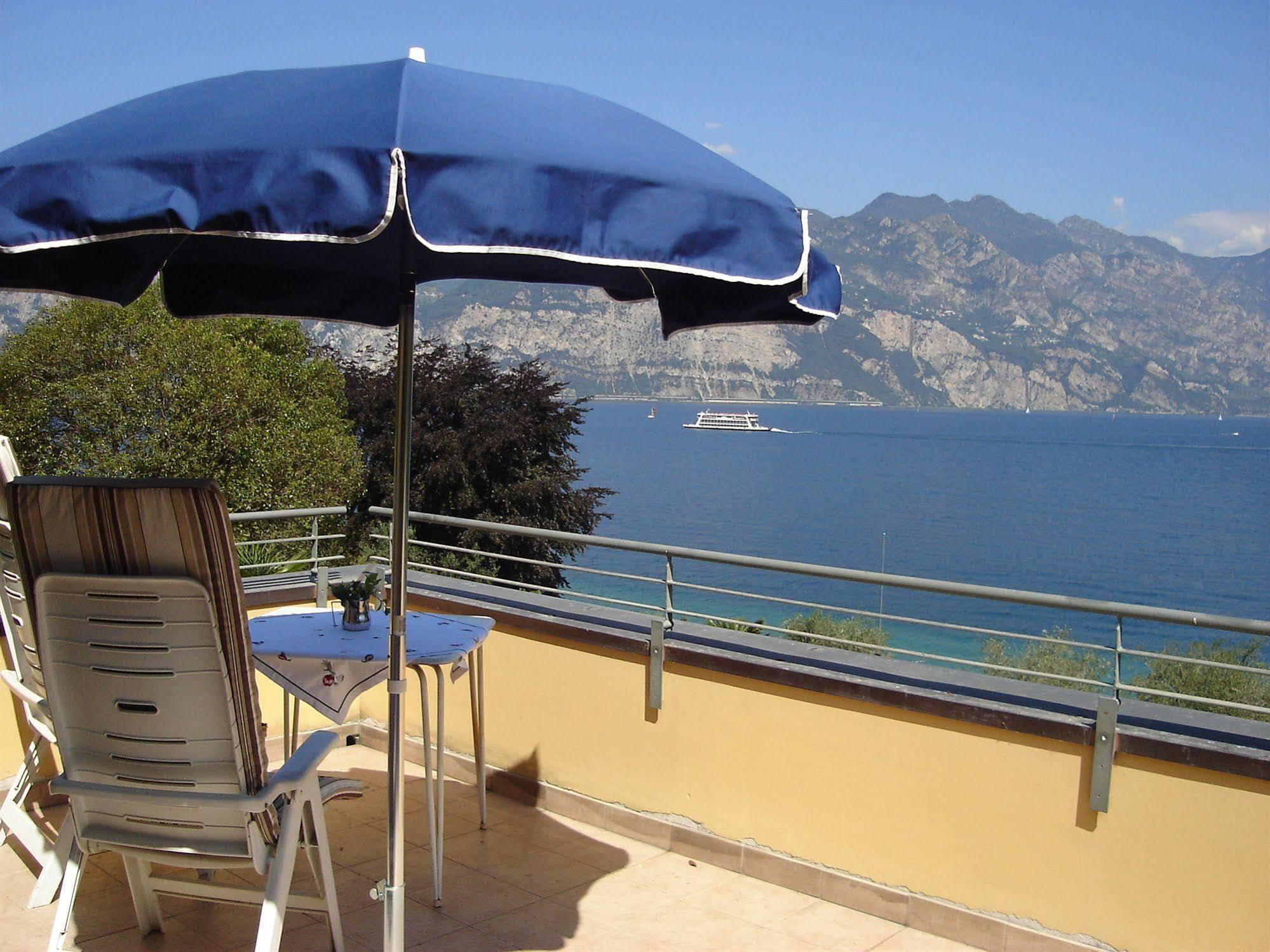 Villa Sopri Malcesine Bagian luar foto